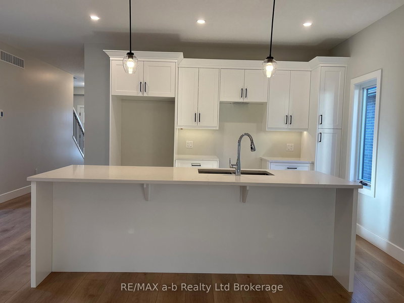 41 Cash Cres, Ingersoll, N5C 0E2 | Image 2