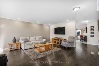 466 Denis Street — photo 4