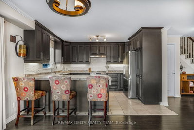 466 Denis Street — more photos