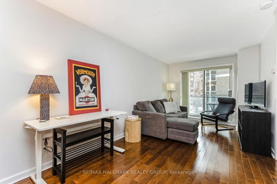 Unit 502 — 138 Somerset Street W — more photos