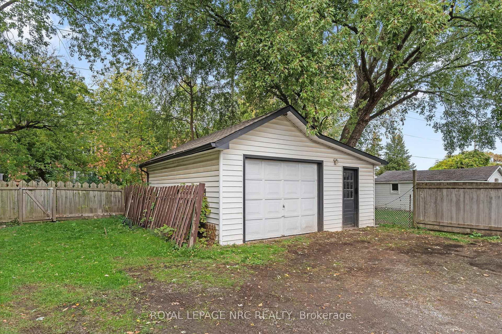 Listing Image 27