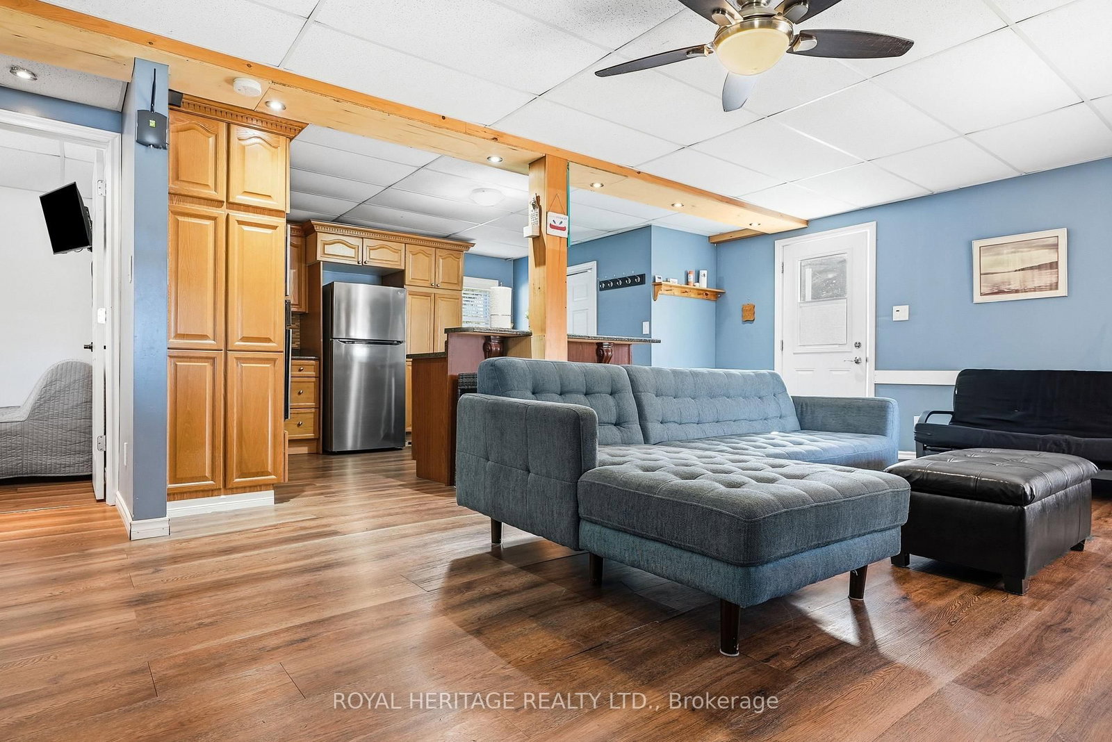 Listing Image 7