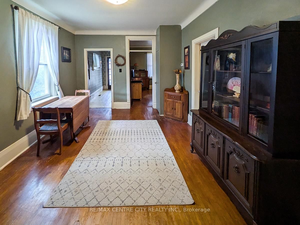 Listing Image 6