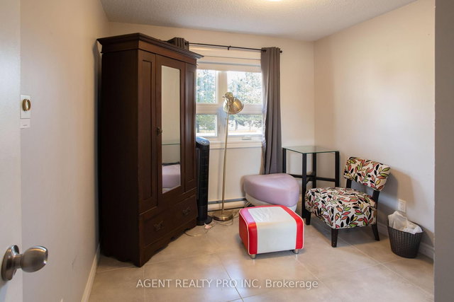 217 - 1 JACKSWAY Crescent