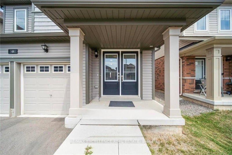 44 Cottonwood Cres, Welland, L3B 0J4 | Image 3
