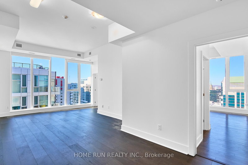 2703 - 40 Nepean St, Ottawa, K2P 0X5 | Image 3