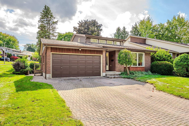 2 Pickwick Pl, Guelph, N1H 7V8 | Image 2