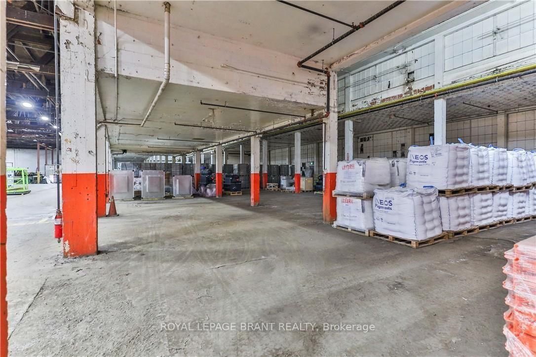 148 Mohawk Street, Unit B - Photo 12