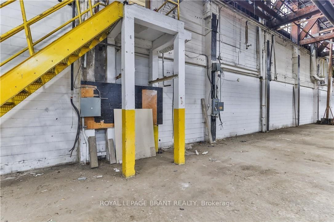 148 Mohawk Street, Unit B - Photo 23