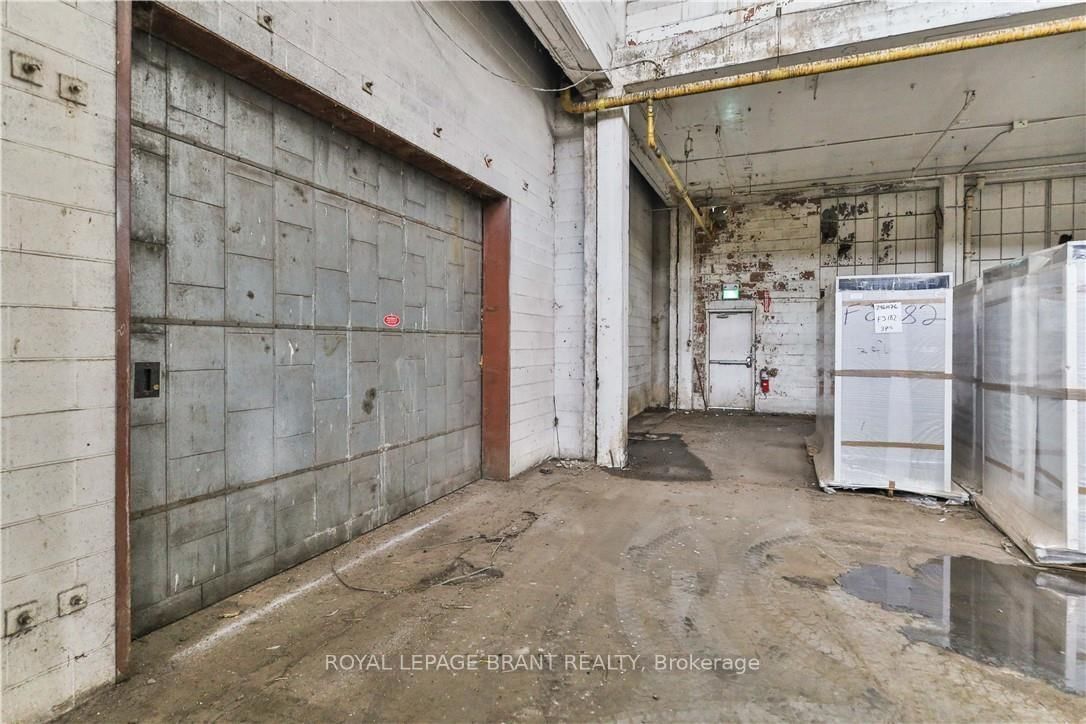 148 Mohawk Street, Unit B - Photo 33