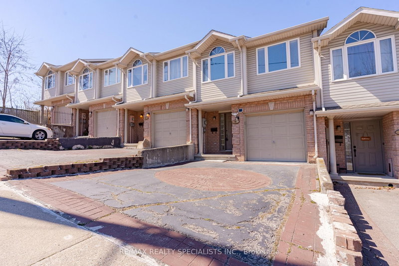 8A Hainer St, St. Catharines, L2S 1M4 | Image 2