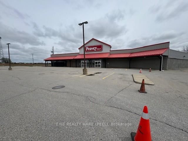 1780 Wharncliffe Road S - Photo 2