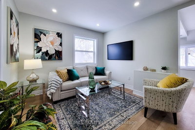 727 College Avenue — more photos