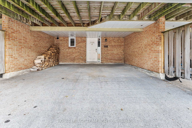 1120 Chimney Hill Way, Ottawa, K1J 8Z6 | Image 2