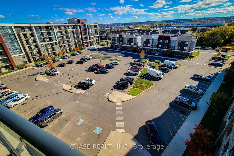 638 - 125 Shoreview Pl, Hamilton, L8E 0K3 | Image 3