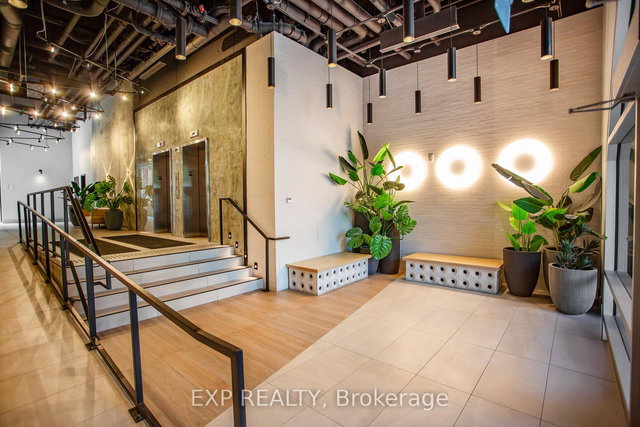 514 - 770 Somerset Street W