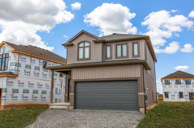 Detached House leased at UPPER-33 Bounty Avenue, Thorold, Ontario, L2V 0H3 - Rolling Meadows - MLS: X12497538