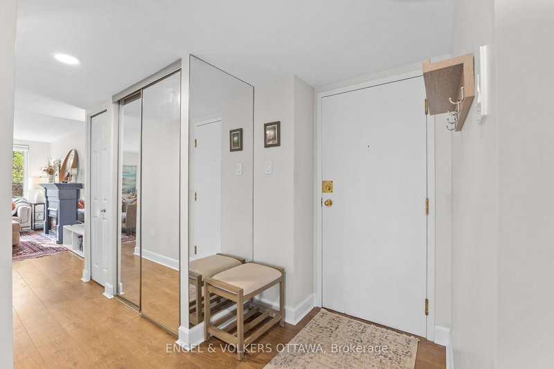 101 - 800 Mckellar Ave, Ottawa, K2A 2X5 | Image 3