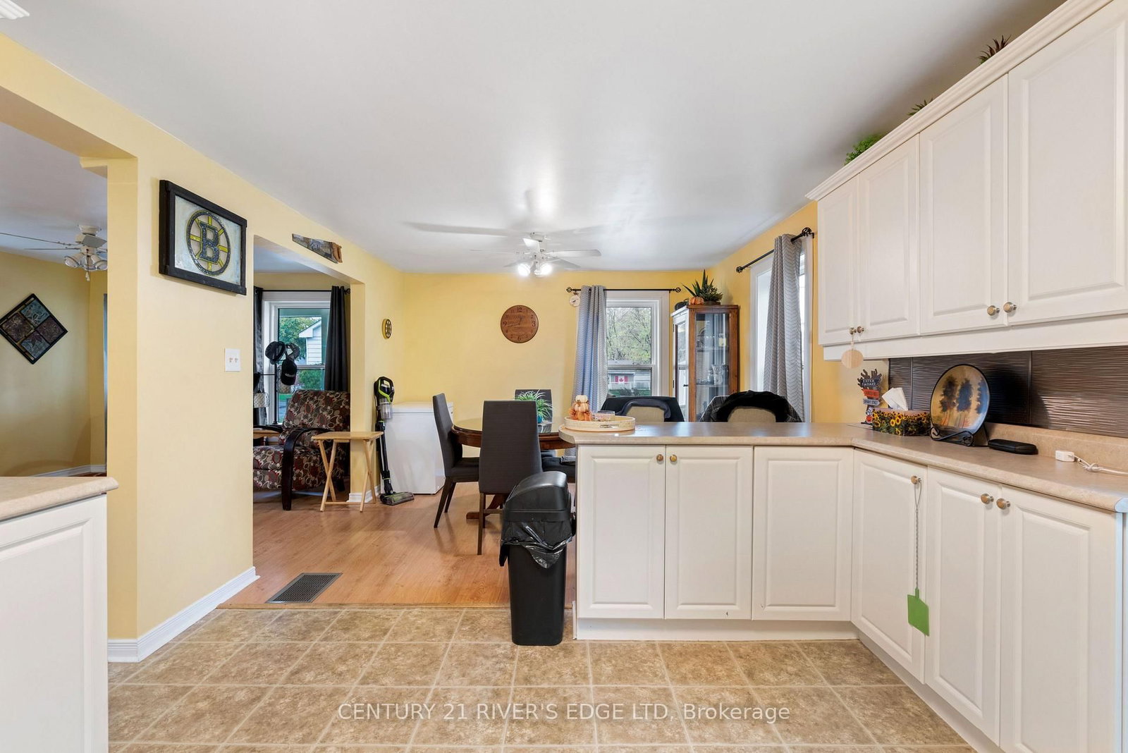 Listing Image 14