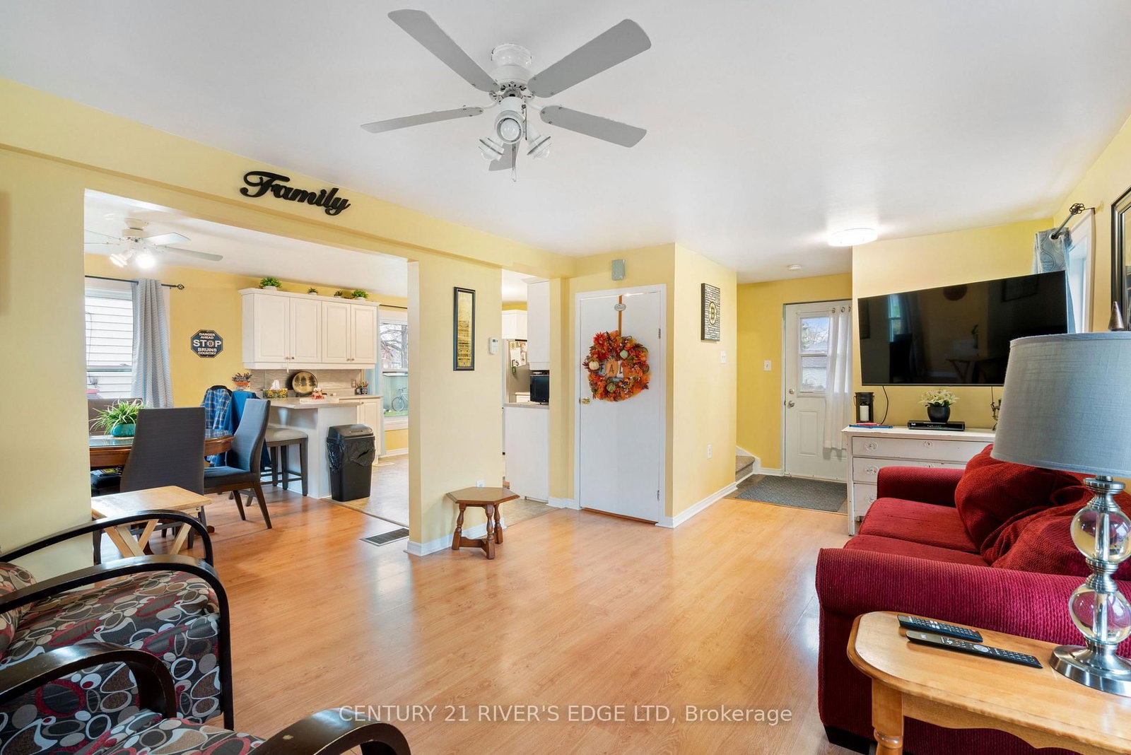 Listing Image 4