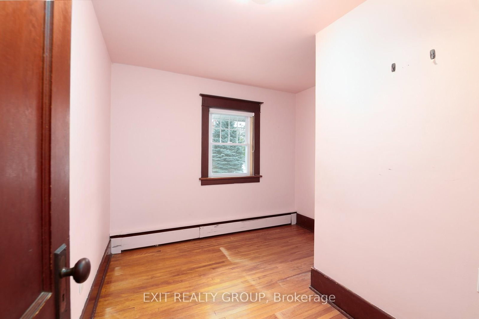 Detached House for sale at 92 Byron Street, Quinte West, Ontario, K8V 2Y2 - Trenton Ward - MLS: X12498706