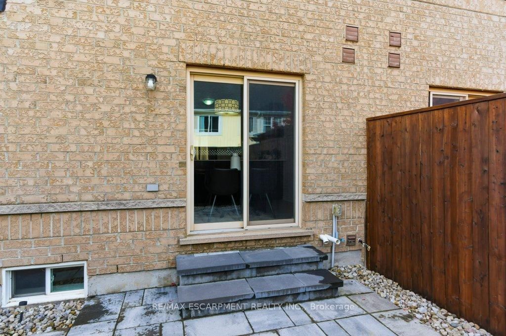 Listing Image 40