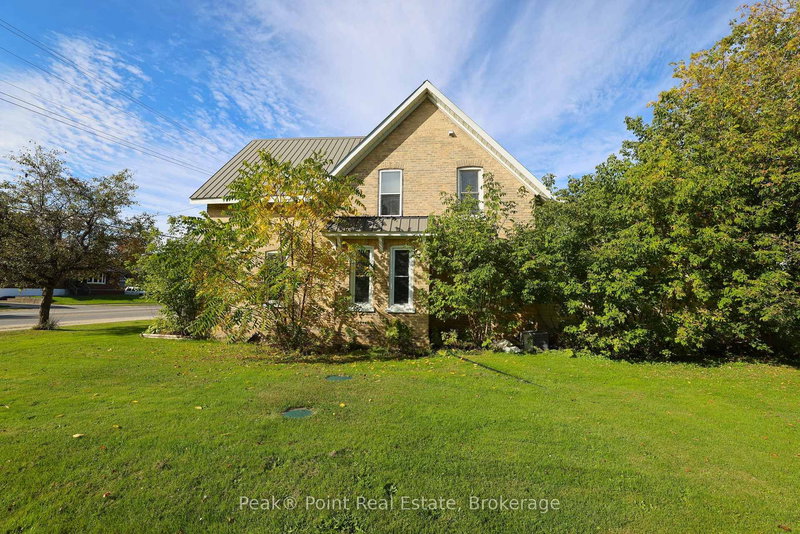 24 QUEEN St E, South Bruce Peninsula, N0H 1P0 | Image 3