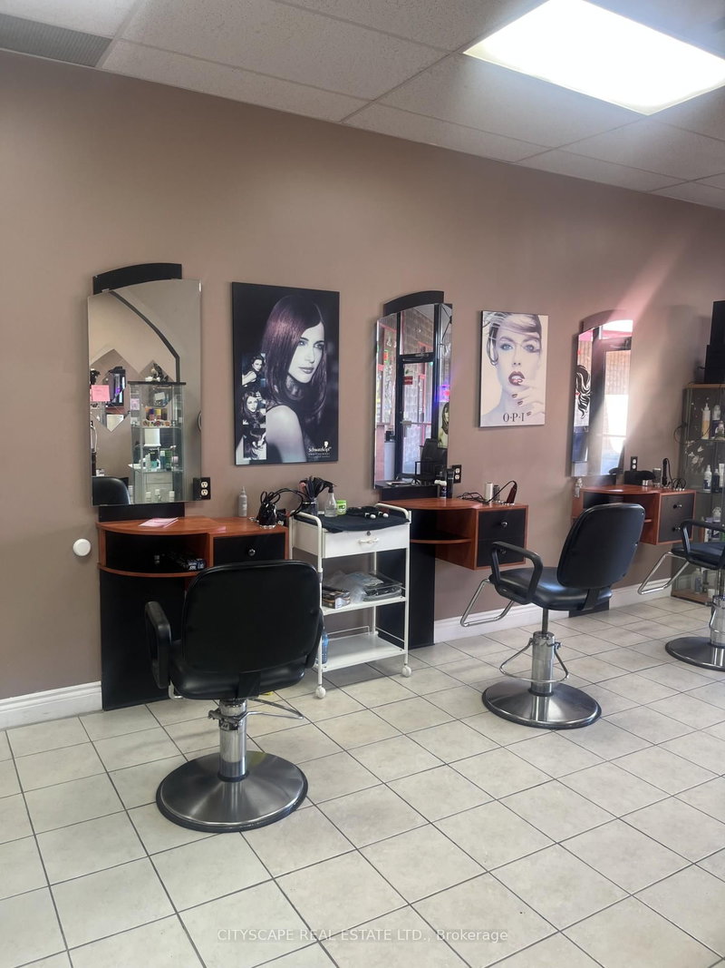 1070 Stone Church Rd E, Hamilton, L8W 3K8 | Image 2