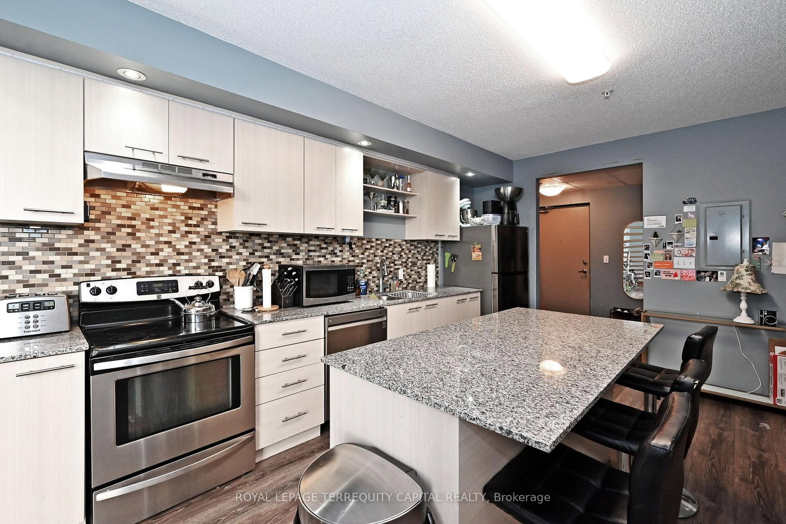 Condo sold at PH 1101-8 Hickory Street, Waterloo, Ontario, N2L 3H6 - MLS: X12501850