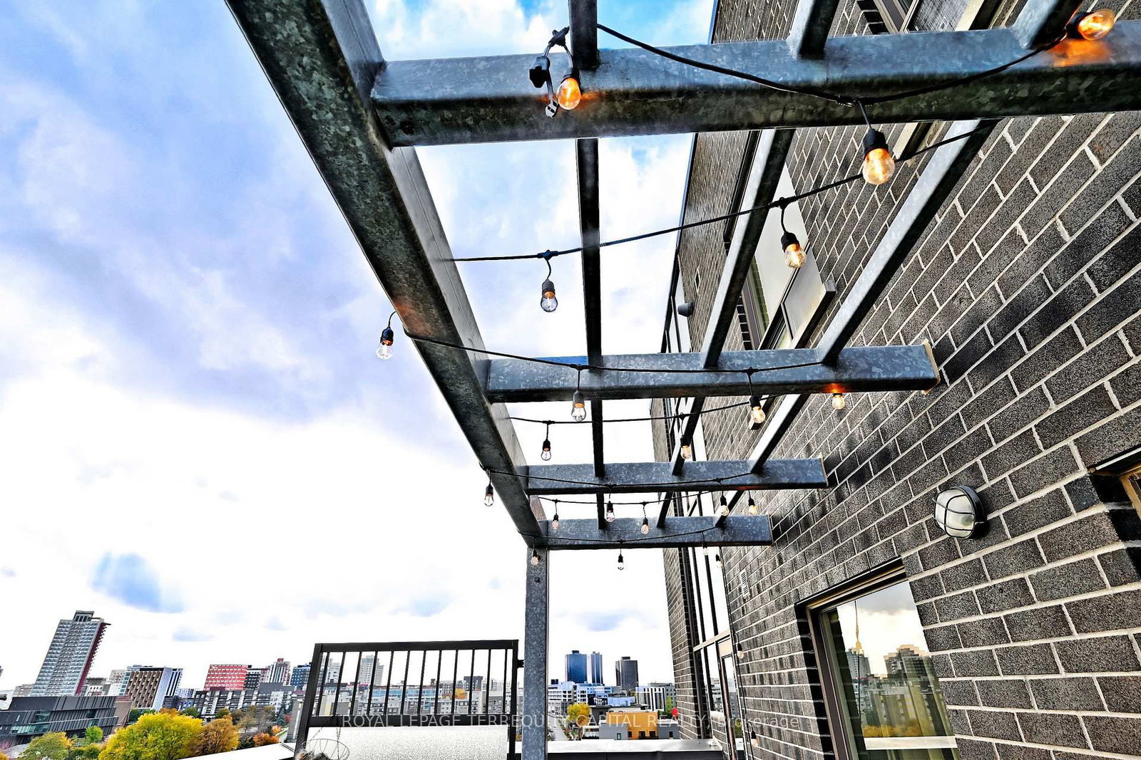 Condo sold at PH 1101-8 Hickory Street, Waterloo, Ontario, N2L 3H6 - MLS: X12501850