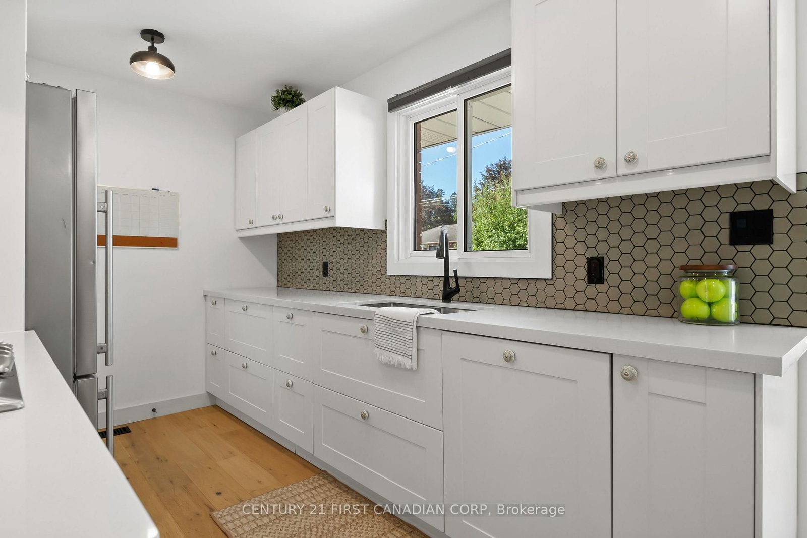 Listing Image 14