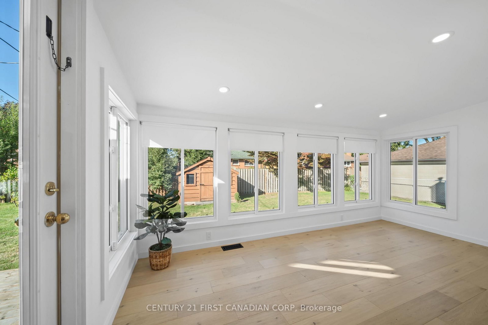 Listing Image 16