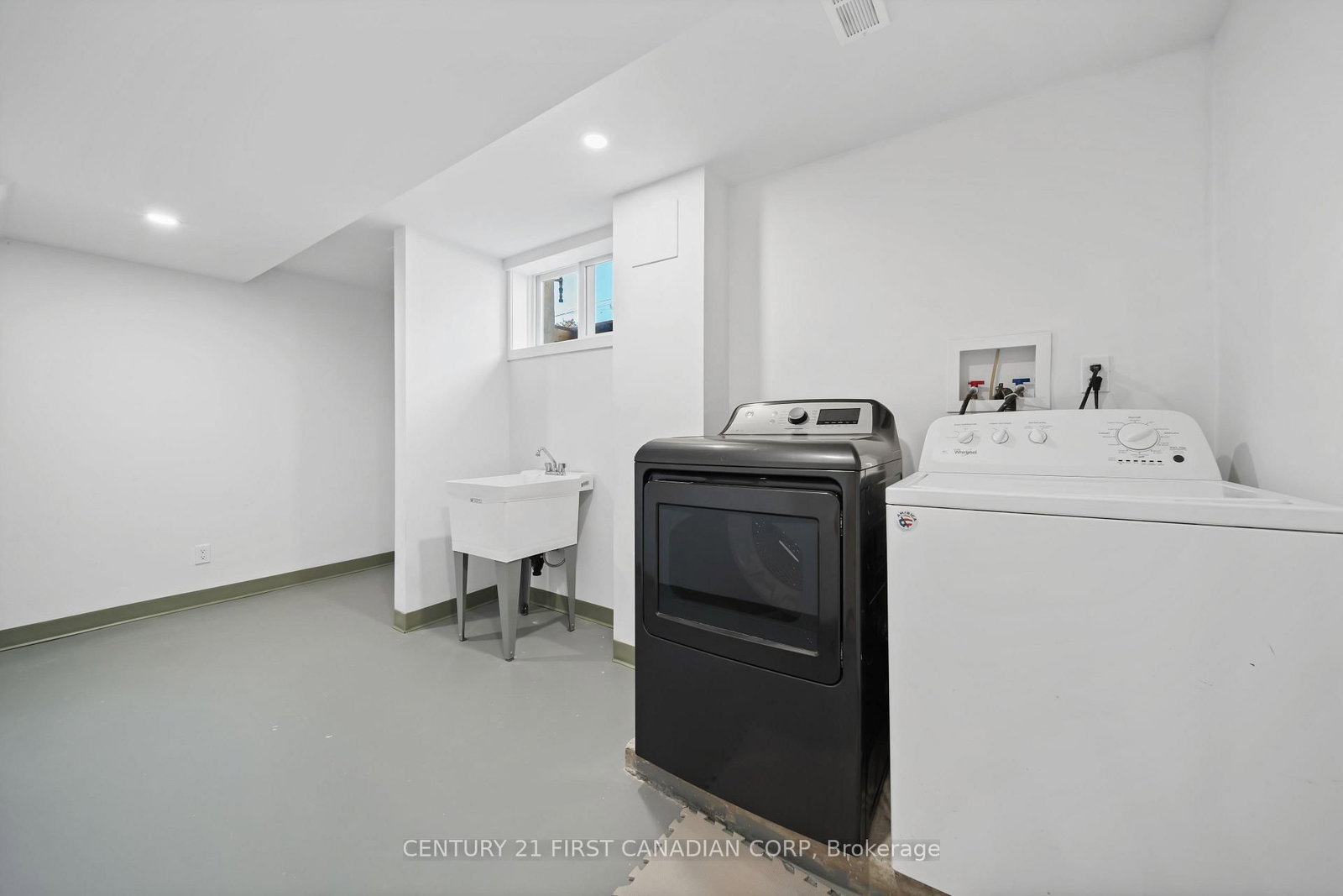 Listing Image 25