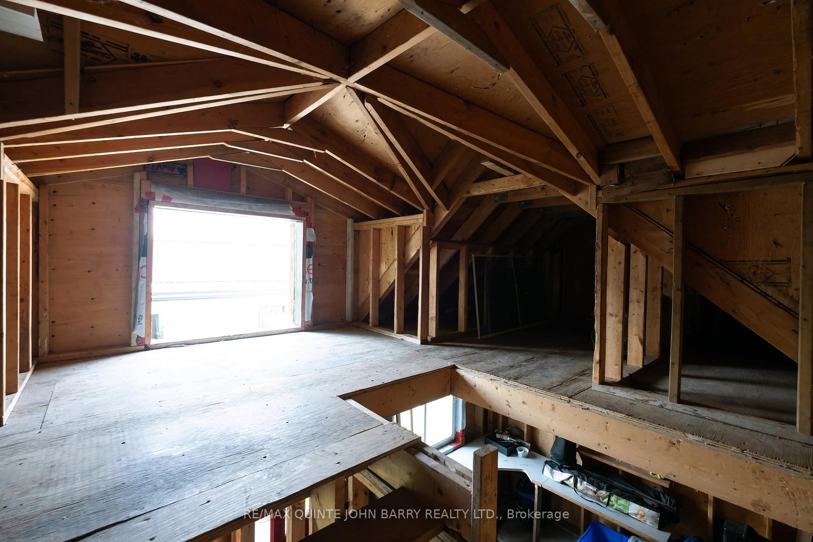 Detached House for sale at 17 James Street, Quinte West, Ontario, K8V 2W8 - Trenton Ward - MLS: X12504770