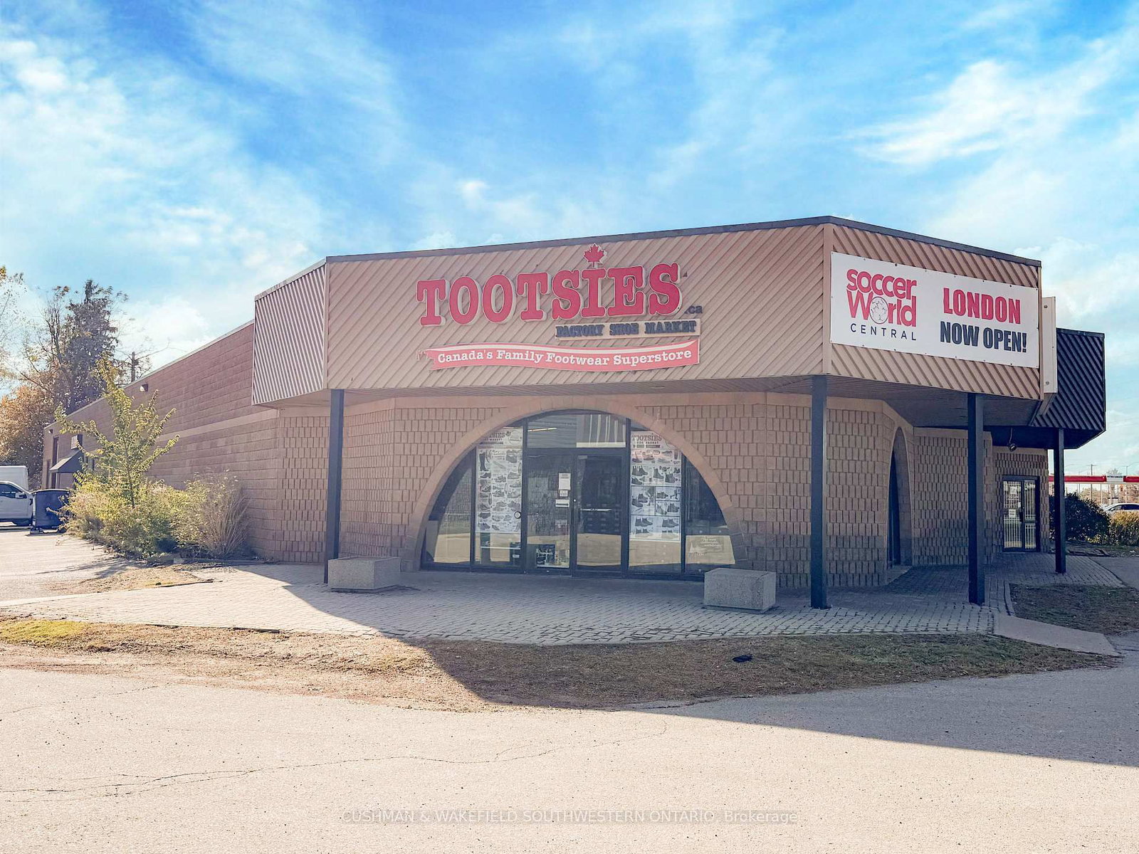 1806 Wharncliffe Road S