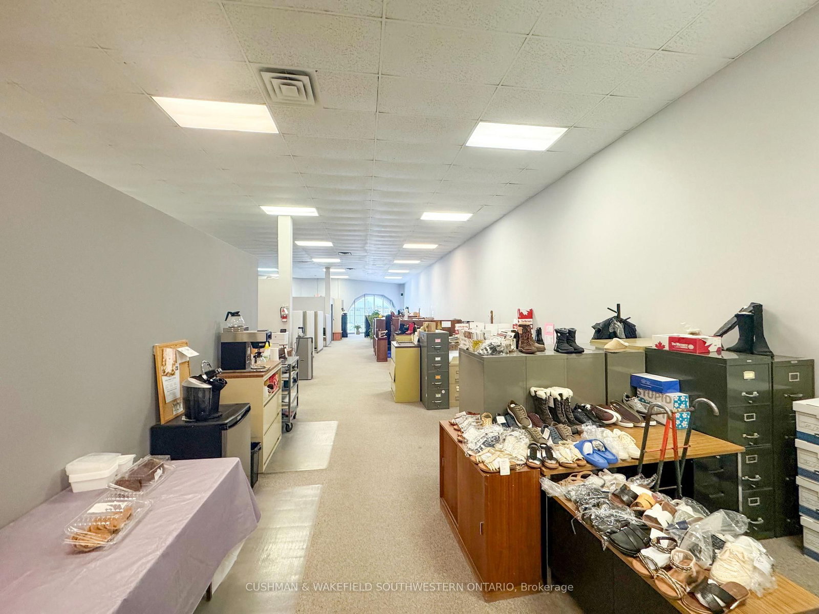 1806 Wharncliffe Road S - Photo 6