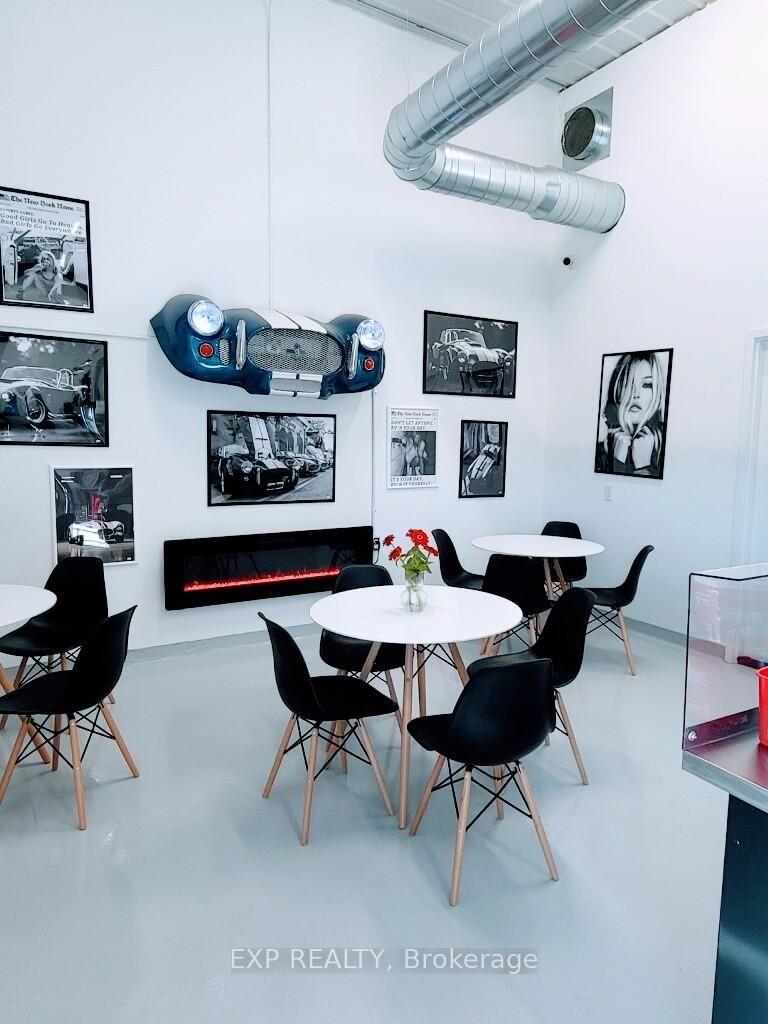 3392 Wonderland Road S