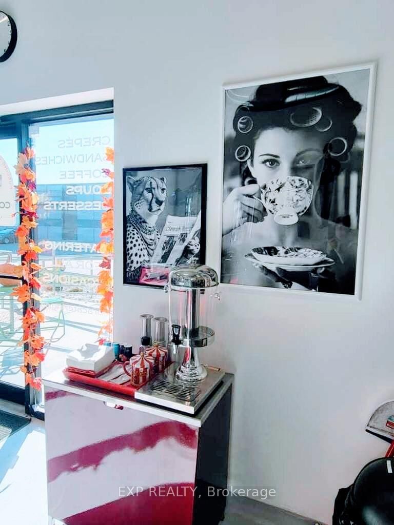 3392 Wonderland Road S - Photo 8