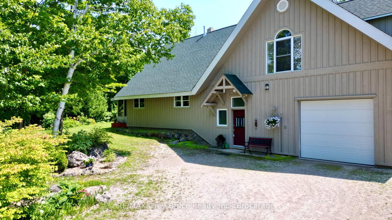 20 Maple Dr, Northern Bruce Peninsula, N0H 1Z0 | Image 2