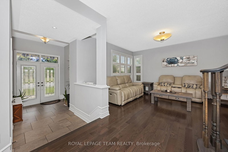 51 Bridle Crest Crt, Ottawa, K2M 0H5 | Image 3