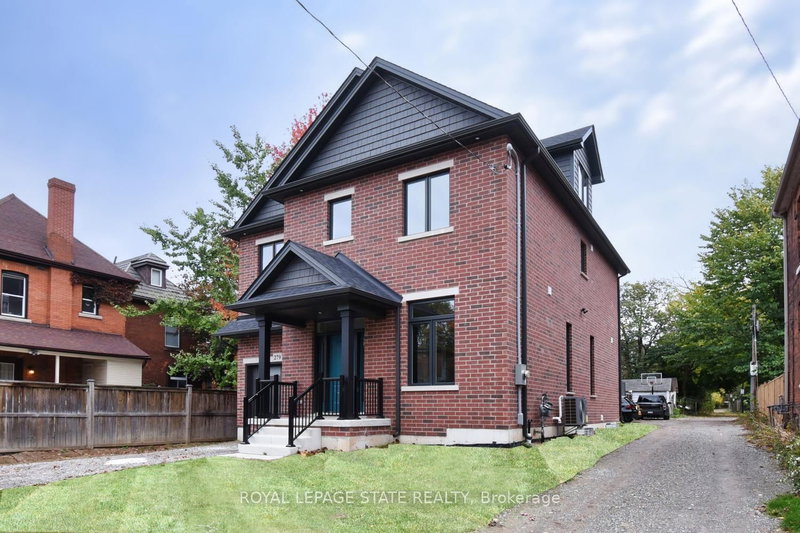 279 Hess St S, Hamilton, L8P 3P6 | Image 2