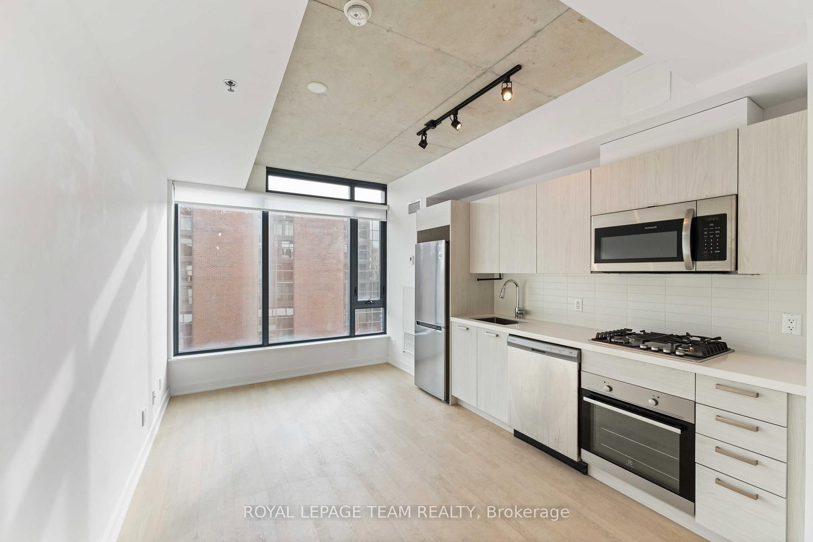 203 Catherine Street, Unit 306 - Photo 12