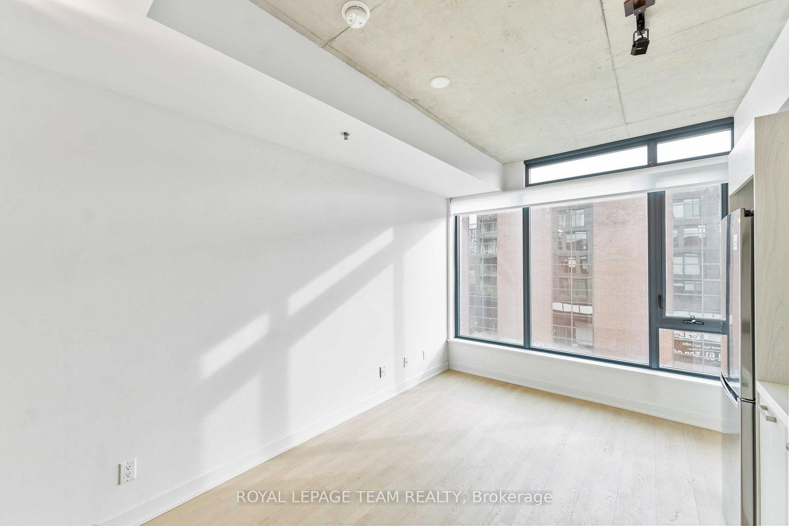 203 Catherine Street, Unit 306 - Photo 14