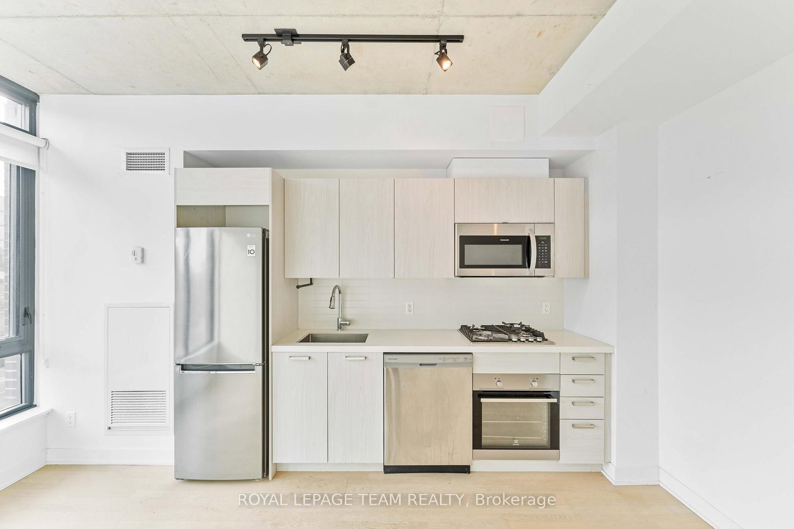 203 Catherine Street, Unit 306 - Photo 15