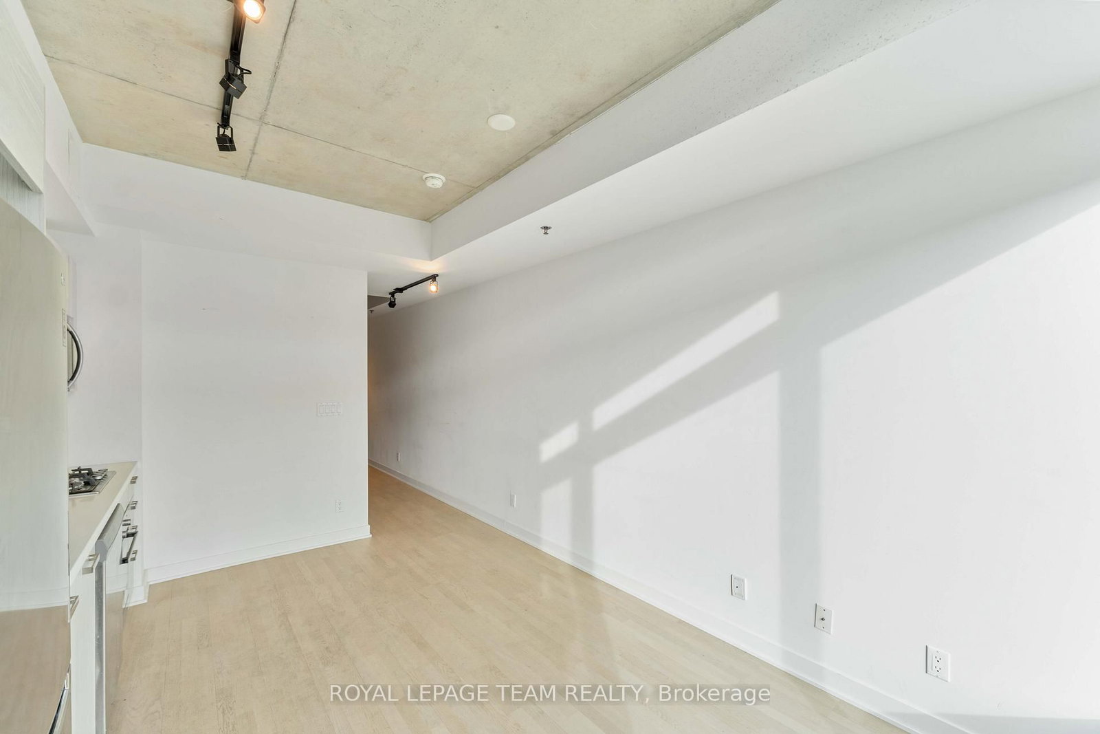 203 Catherine Street, Unit 306 - Photo 17