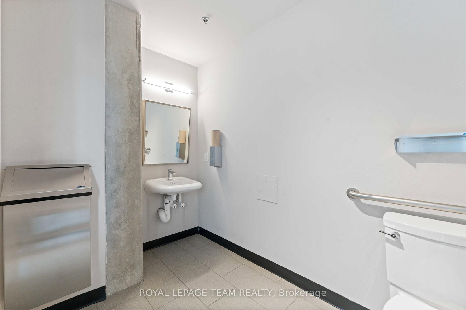 203 Catherine Street, Unit 306 - Photo 22