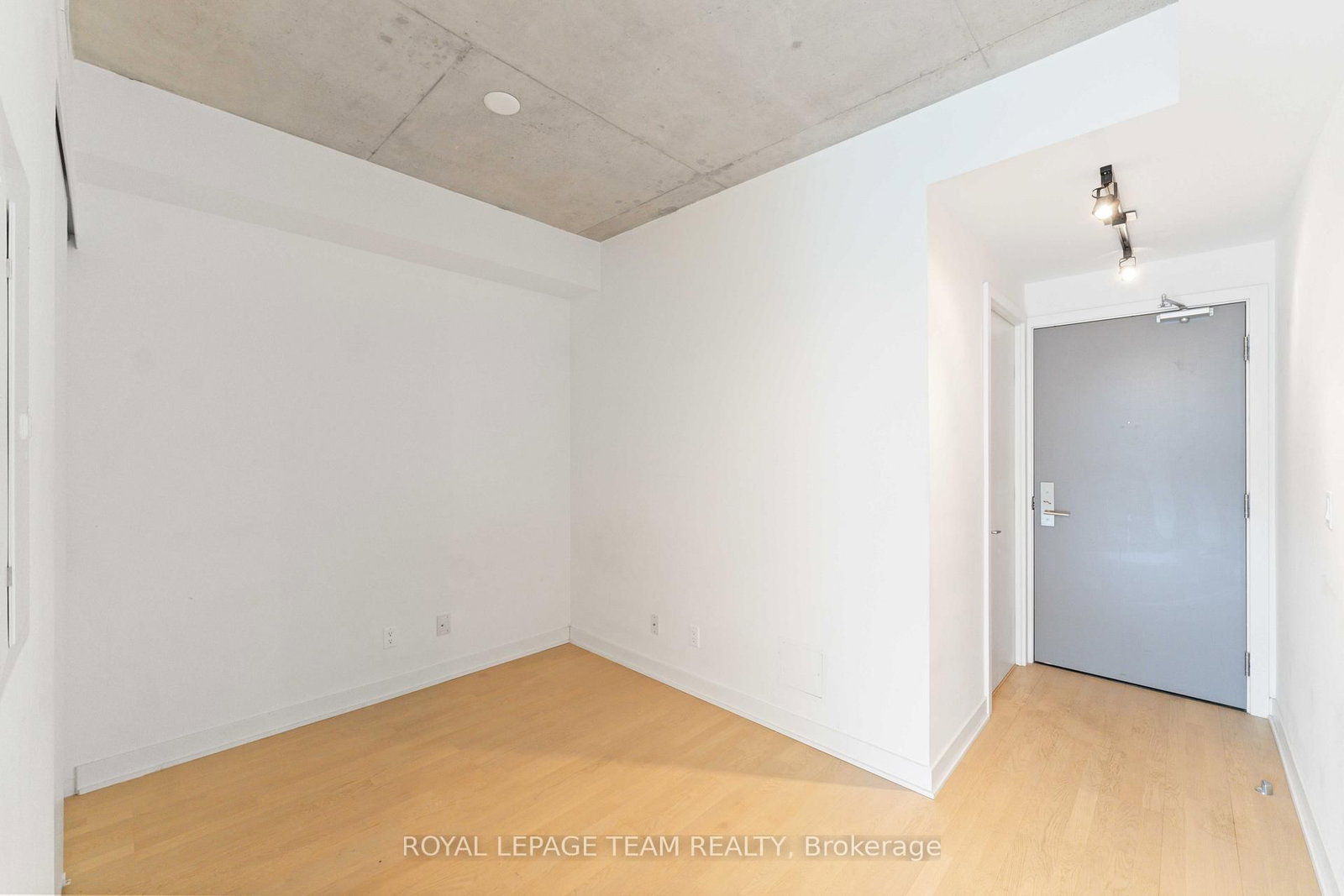 203 Catherine Street, Unit 306 - Photo 6