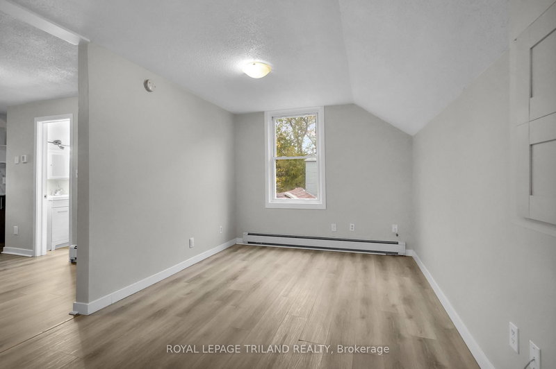 784 Little Grey St, London East, N5Z 1P1 | Image 2