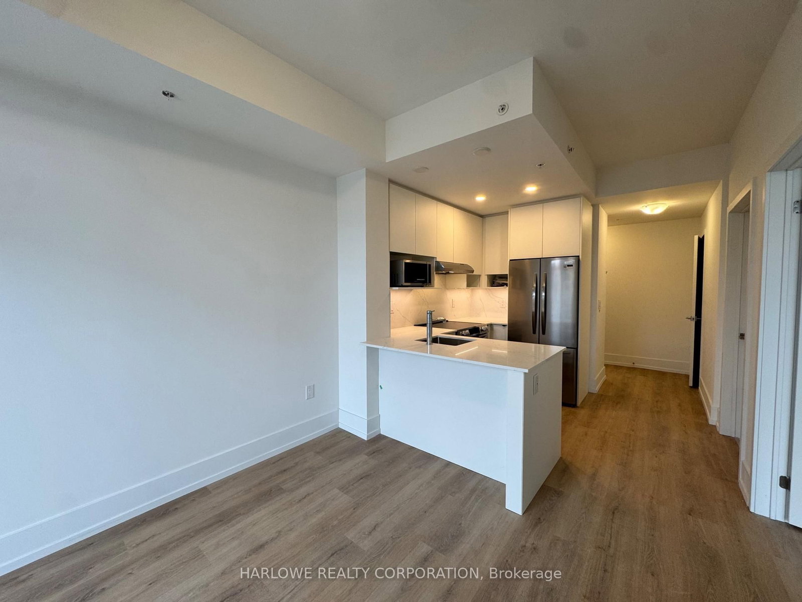 Condo for lease at 1008-206 King Street, Hamilton, Ontario, L8P 1A5 - Central - MLS: X12508878