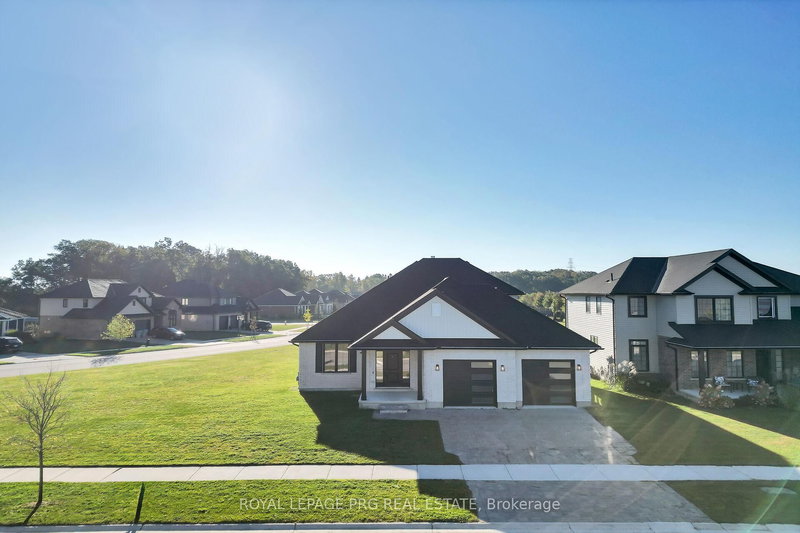 649 Tull St, Strathroy-Caradoc, N0L 1W0 | Image 2